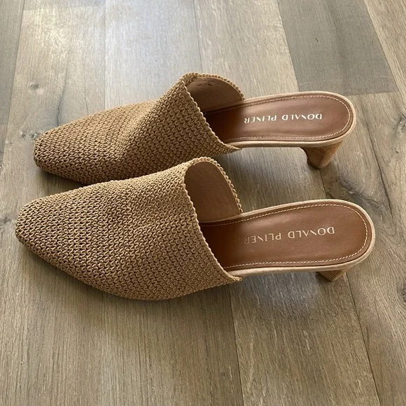 Donald J. Pliner Fenda Beige Tan Elastic Pointed Heel Mules - Picture 9 of 13